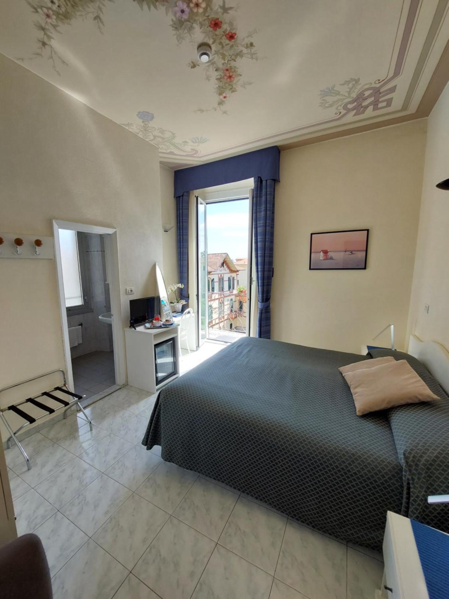 Stella Hotel 3*