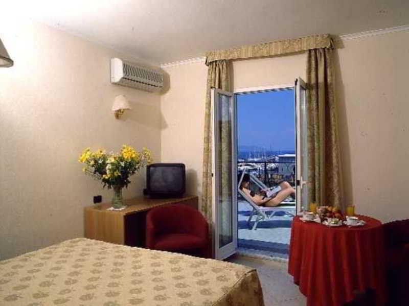 Stella Hotel 3*